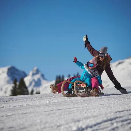 In Stubaital Near Lift * ノイシュティフト・イム・シュトゥーバイタール