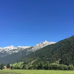In Stubaital Near Lift アパート